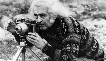 Mario Giacomelli: Fotografer yang “Membenci” Realitas dan Menciptakan Puisi Visual